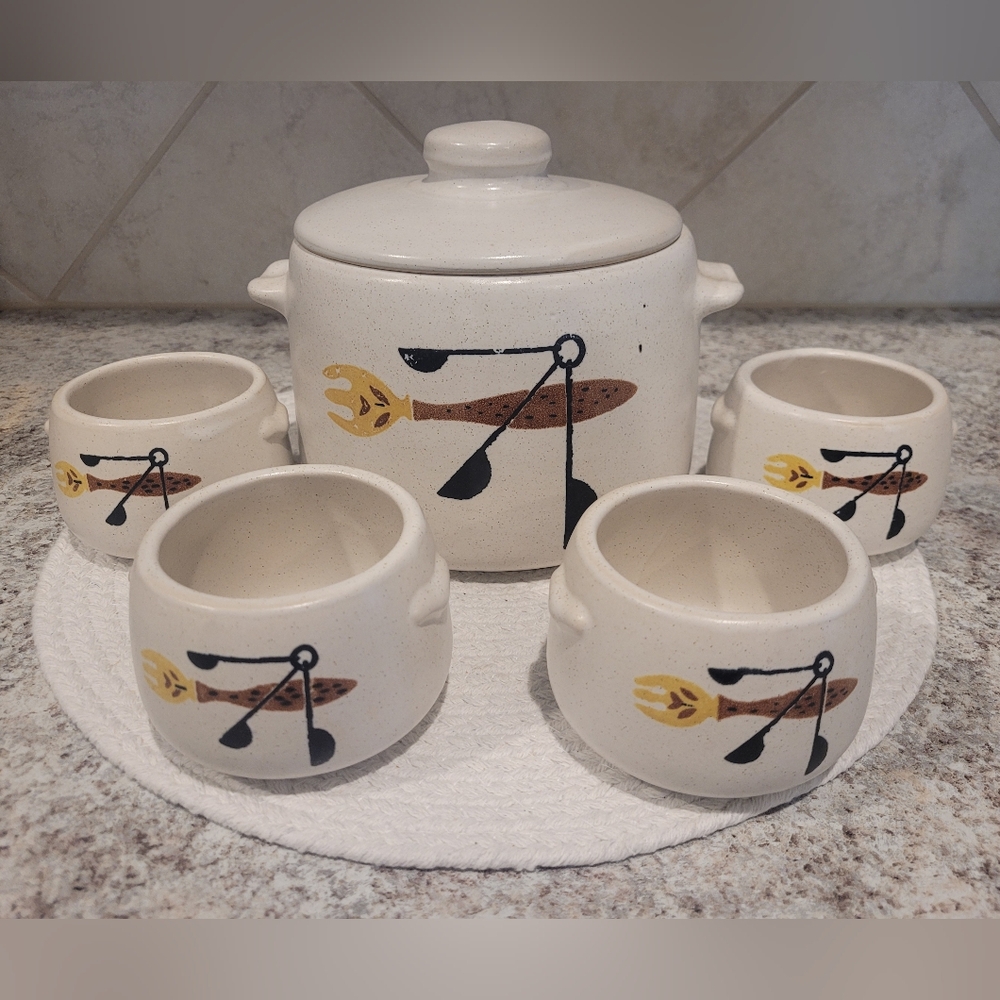 Vintage 1960s West Bend Stoneware Pot Set